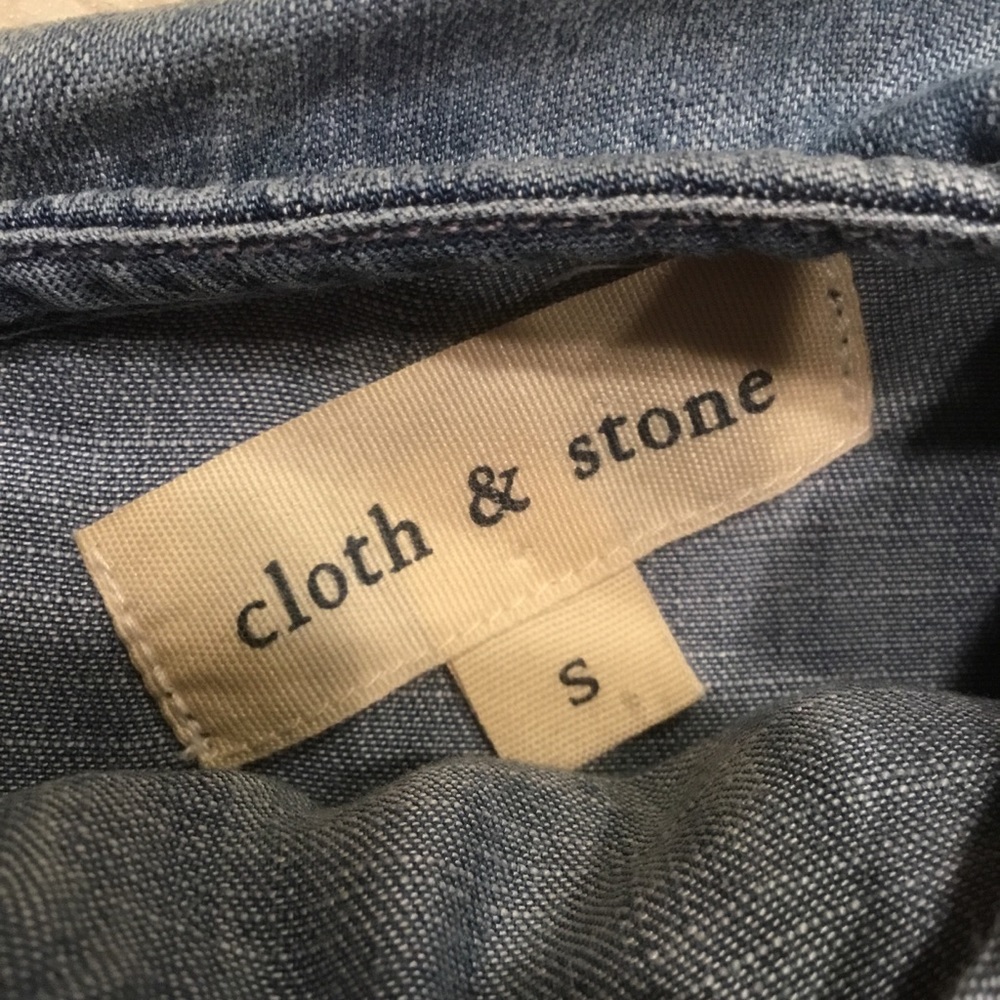 Cloth & Stone Sleeveless Chambray Top - Picture 6 of 6